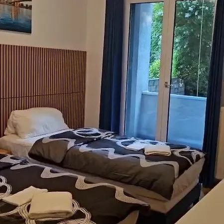Cozy With Balcony & Garden In Essencozy With Balcony & Garden In *